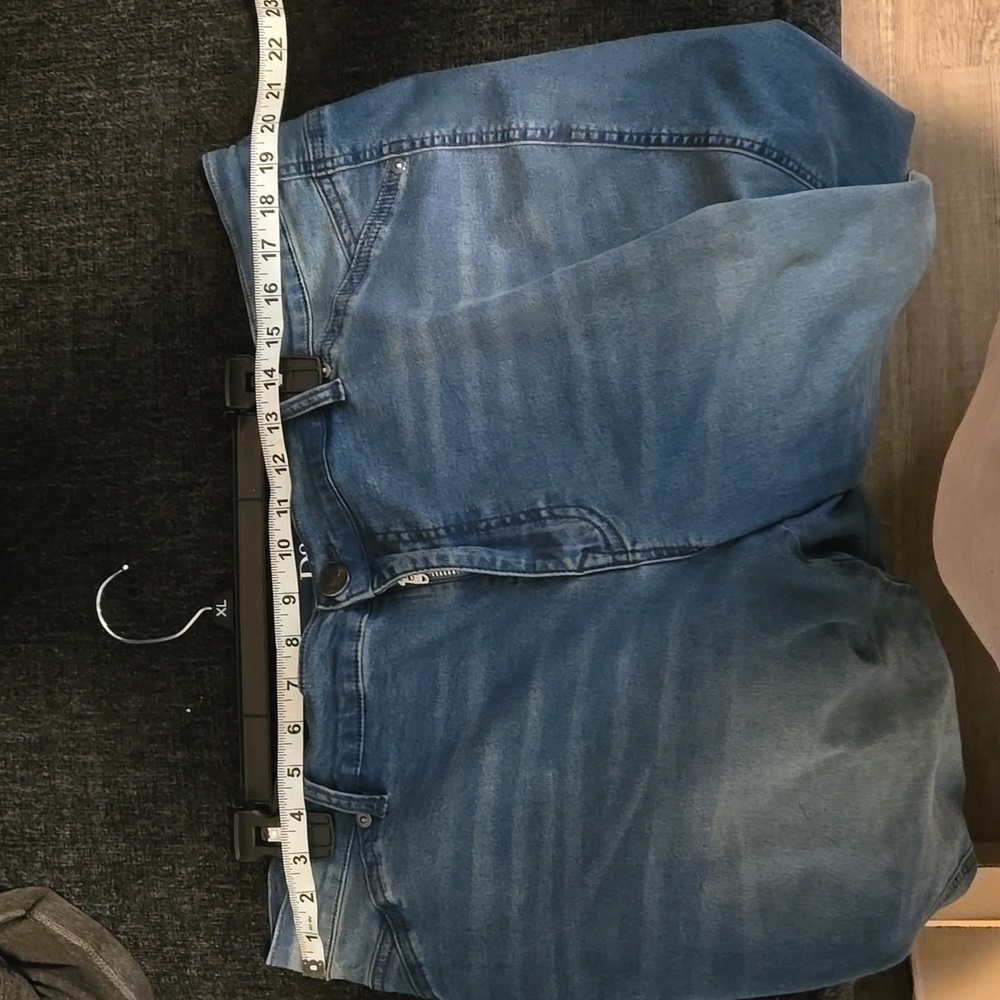 DG2 by Diane Gilman Virtual Stretch Crop jeans. Excellent Pre-owned Condition - Picture 3 of 3